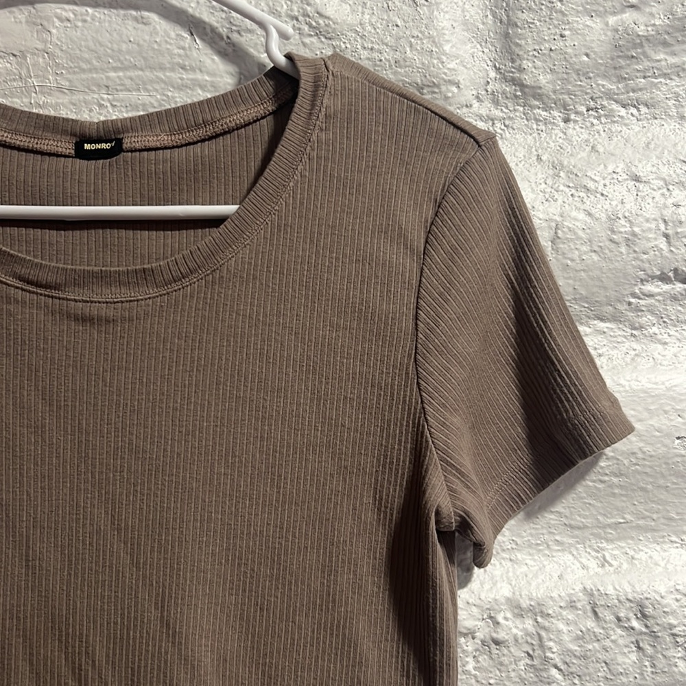 MONROW Ribbed Tee - Picture 5 of 8